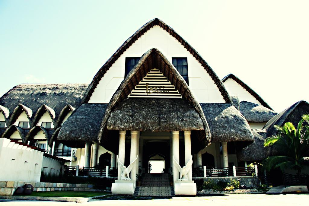 Java Hotel Laoag Eksteriør bilde