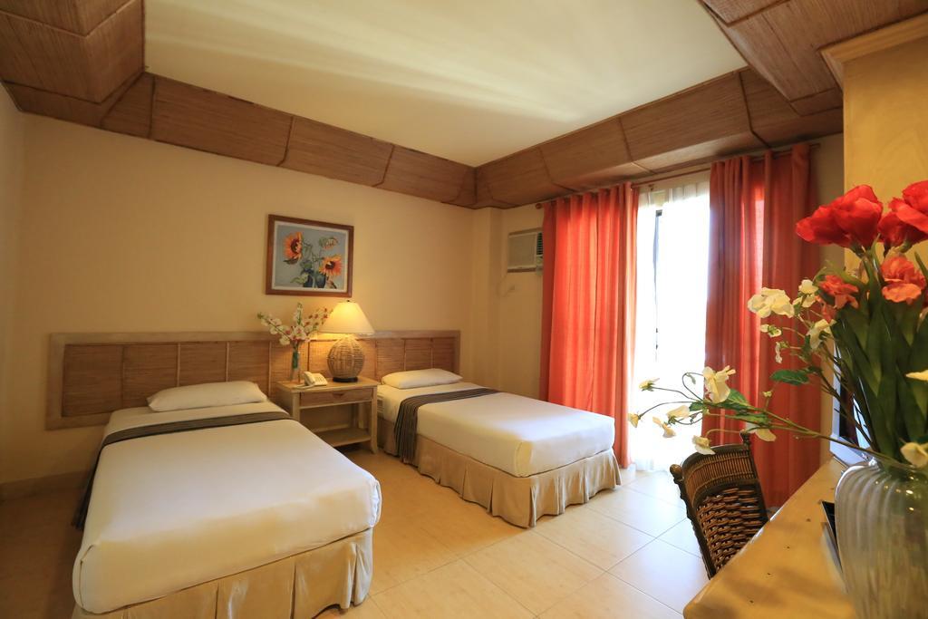 Java Hotel Laoag Eksteriør bilde