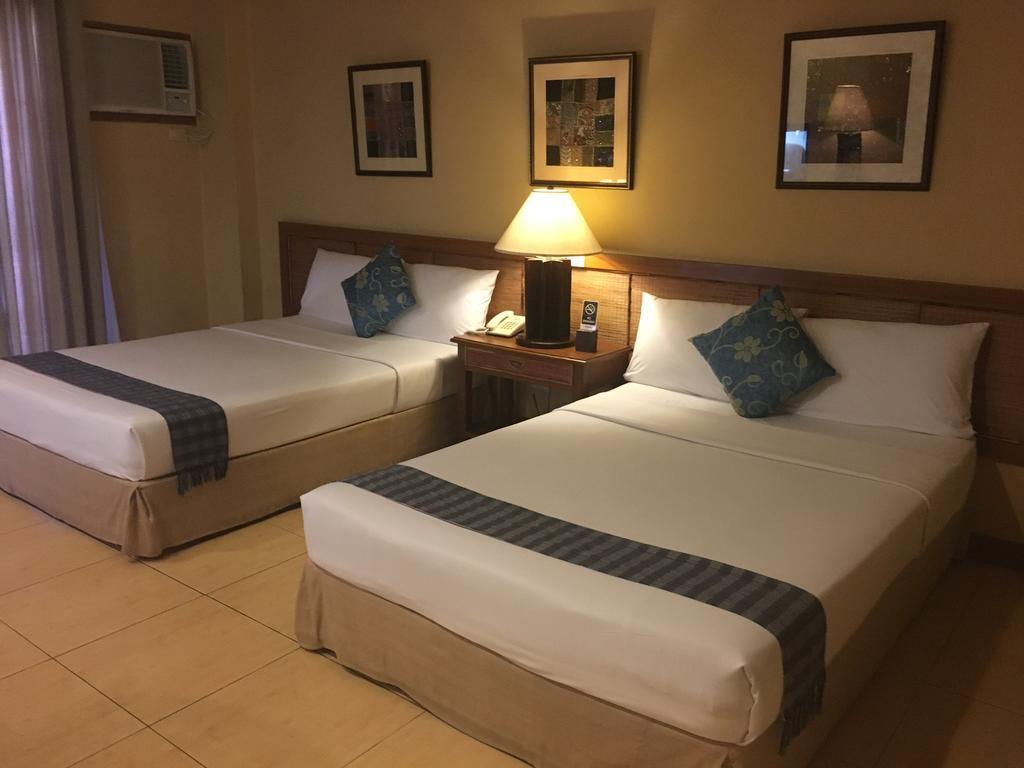 Java Hotel Laoag Eksteriør bilde