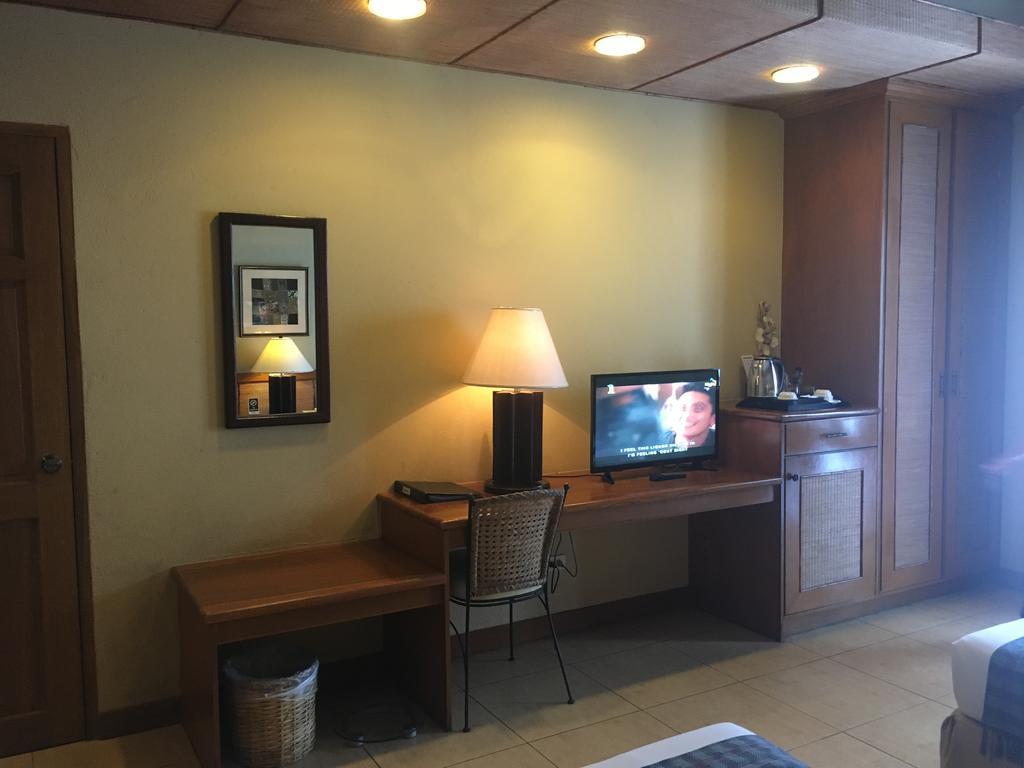 Java Hotel Laoag Eksteriør bilde